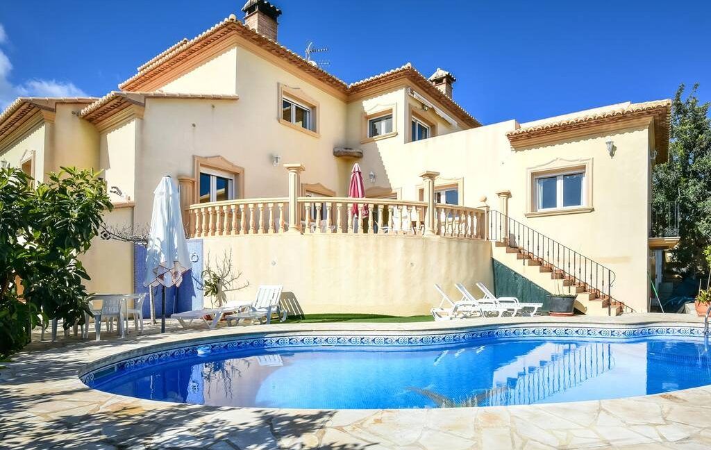 plusholidays_-_villa_serena_in_calpe-0